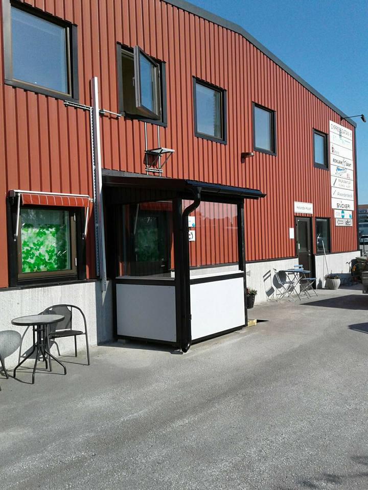 Byggservice utför alla typer av uppdrag stora som små. Bra jobbat grabbar. ... 3